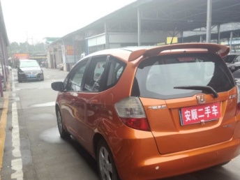 深圳牌精品車(chē) 2008款本田飛度1.5L自動(dòng)炫酷運(yùn)動(dòng)版，首付僅1.5萬(wàn)起